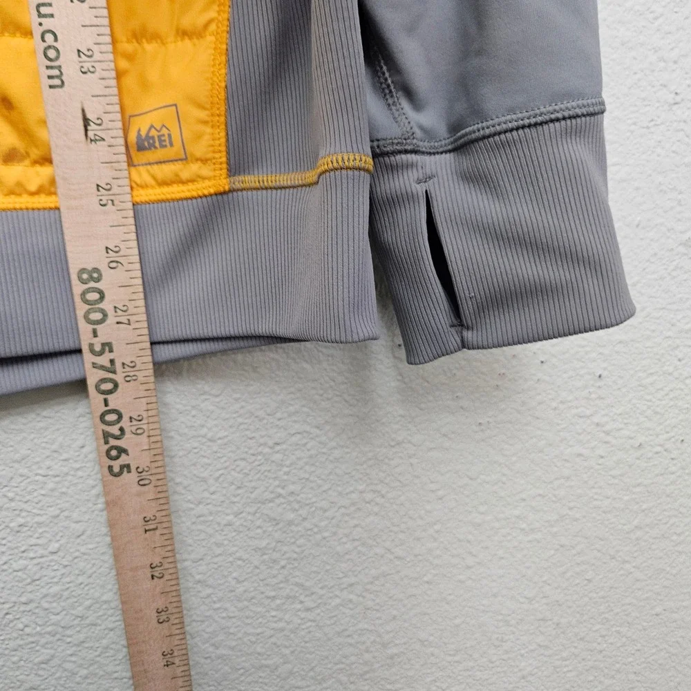 REI Hybrid Jacket Mens M Yellow Grey Quilted Insulated Hiking Gorpcore‎ Full Zip